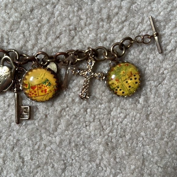 Alice in Wonderland Charm Bracelet - Picture 3 of 3